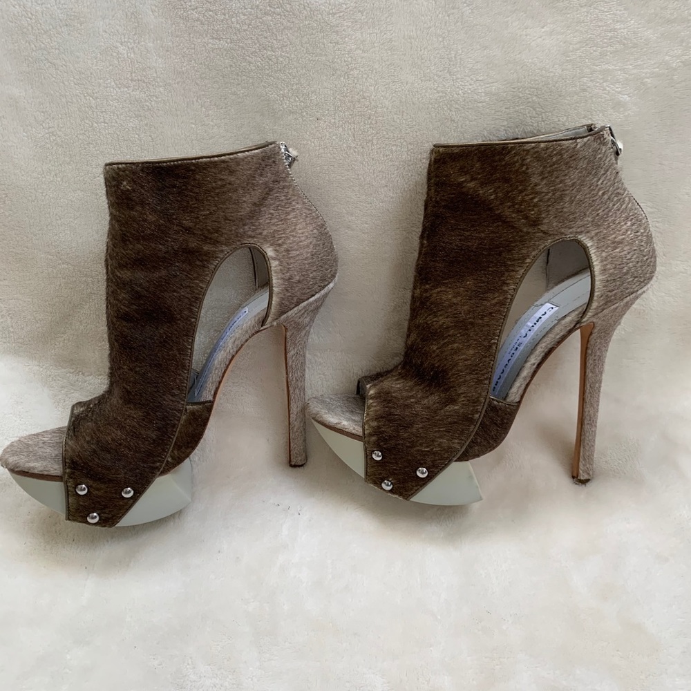 Camilla Skovgaard Spear Plateau Heel, size 37
